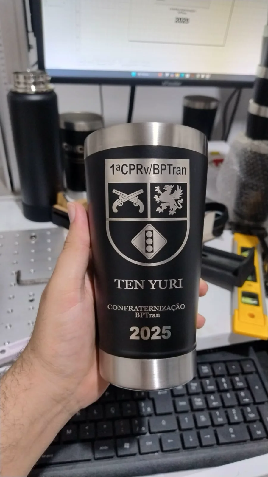 Copo metálico personalizado a laser com identificação 1ª CPRv BPTran
